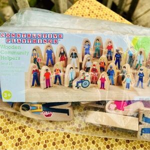 Constructive Playthings Wooden Community Figures (a set of 25 w/11 extra) 3+